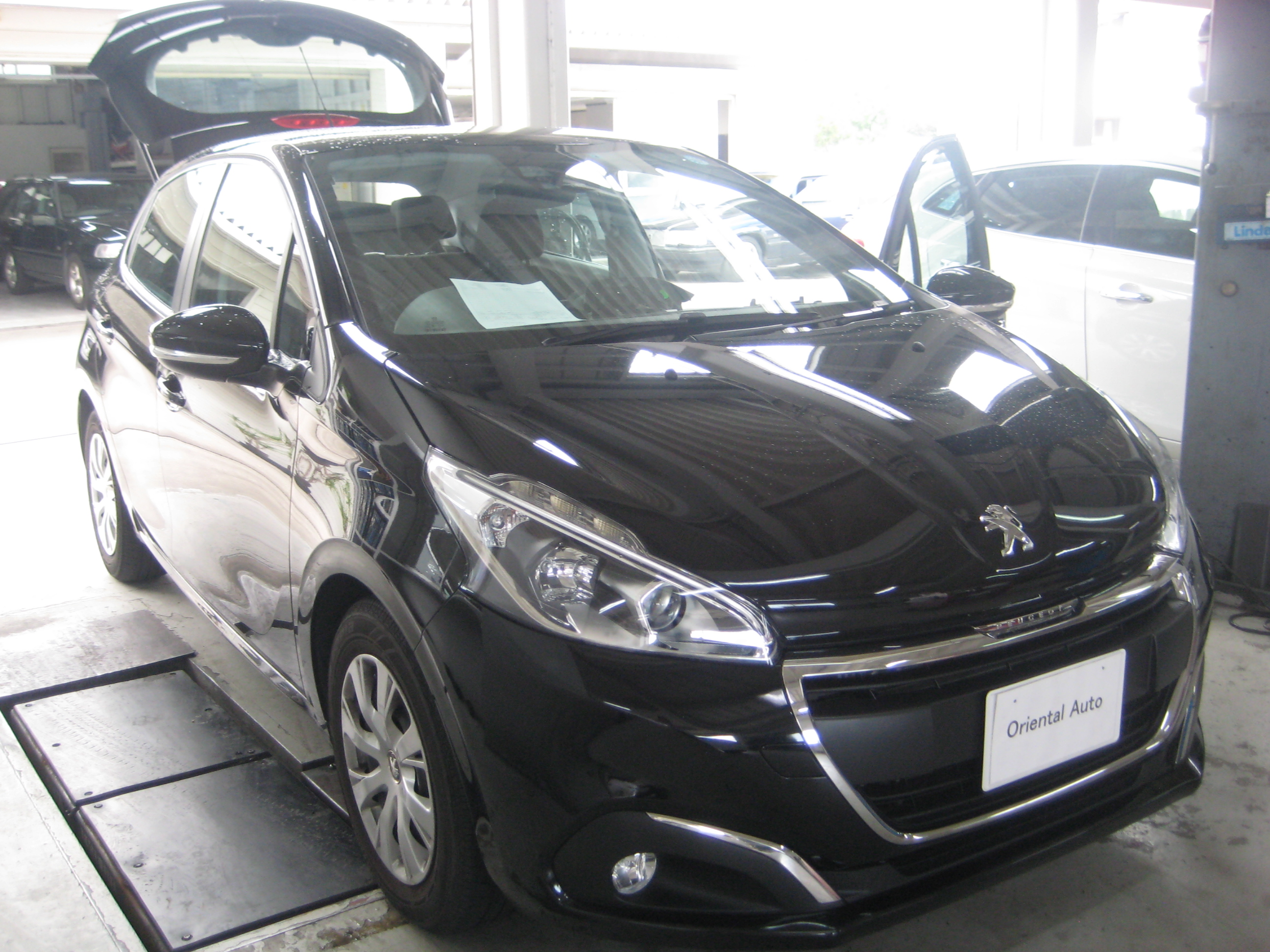 プジョー 8 ドライブレコーダー取付作業 Oriental Auto 徳島県の輸入車ディーラー 株式会社オリエンタルオート